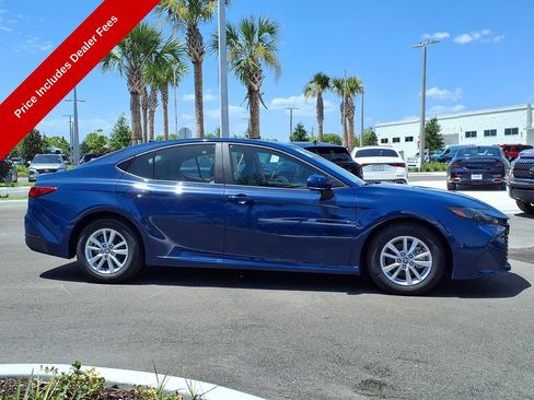 Used 2025 Toyota Camry LE FWD image 8