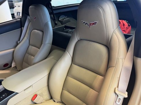 Used 2011 Chevrolet Corvette Grand Sport w/ Preferred Equipment Group image 21