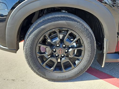Used 2025 Nissan Armada PRO-4X AWD/4WD image 5