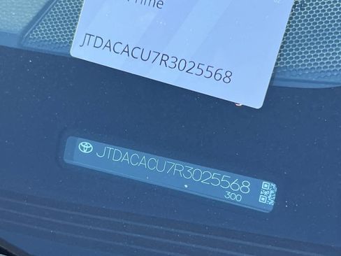 Used 2024 Toyota Prius Prime Premium w/ Advanced Technology Package FWD image 23
