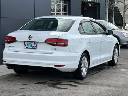 Used 2018 Volkswagen Jetta S FWD image 3