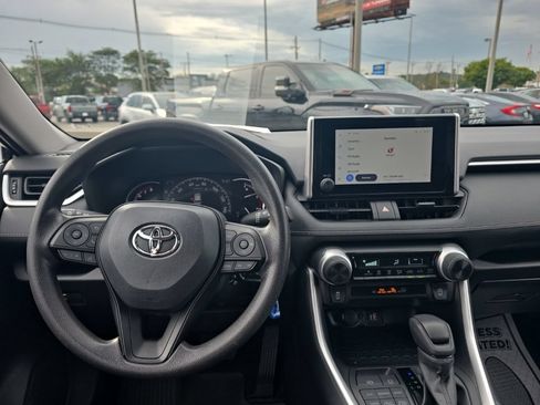 Used 2025 Toyota RAV4 LE AWD/4WD image 11
