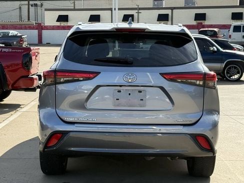 Used 2021 Toyota Highlander Limited image 5