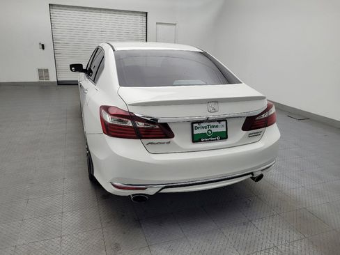 Used 2017 Honda Accord Sport Special Edition image 6