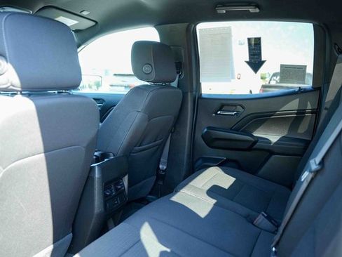 Used 2024 GMC Canyon Elevation image 23