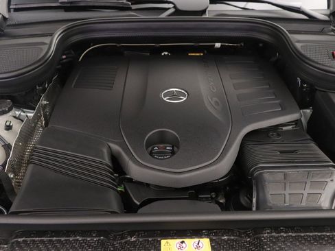 New 2026 Mercedes-Benz GLS 450 4MATIC image 9