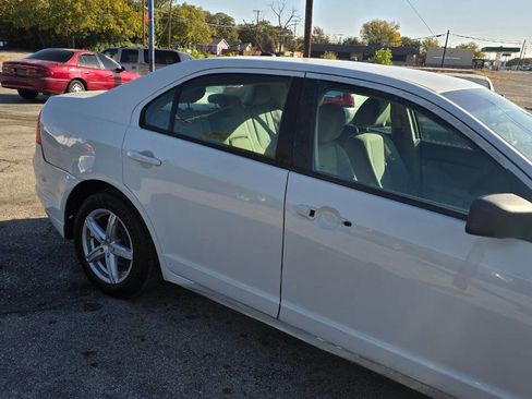 Used 2011 Ford Fusion S image 6