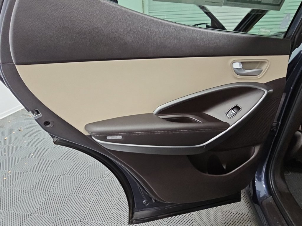 Used 2017 Hyundai Santa Fe Sport FWD image 31