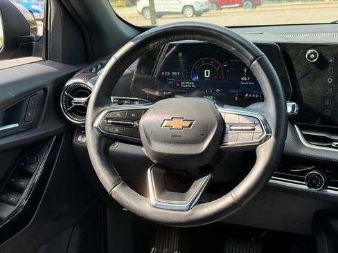 Used 2026 Chevrolet Equinox LT FWD image 12