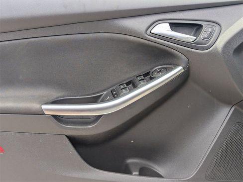 Used 2018 Ford Focus ST image 12