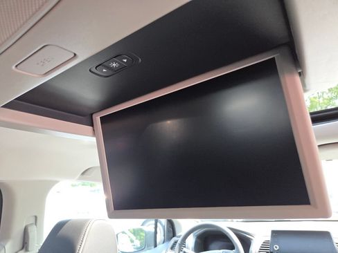 New 2026 Honda Odyssey Touring image 7