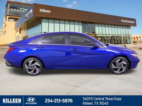 Used 2025 Hyundai Elantra SEL image 10