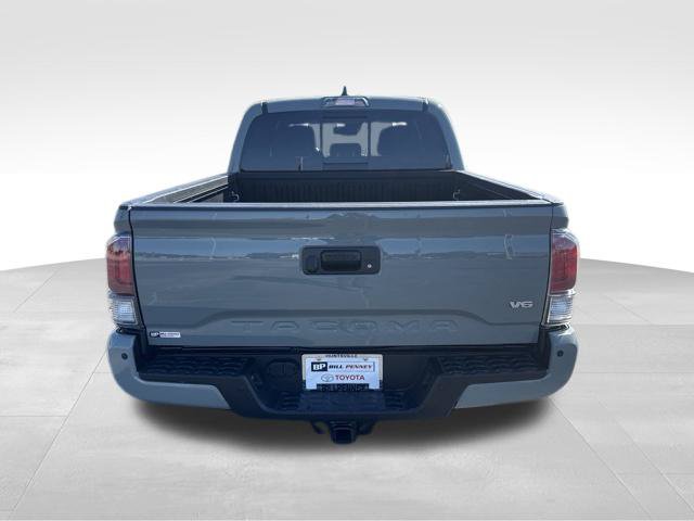 Used 2023 Toyota Tacoma TRD Sport w/ TRD Premium Sport Package AWD/4WD image 4