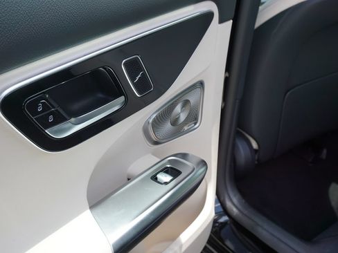 Certified 2025 Mercedes-Benz C 300 Sedan image 43