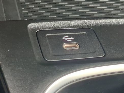 Used 2025 Mercedes-Benz CLA 250 image 9