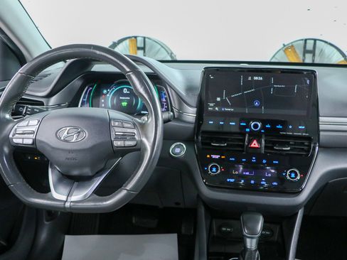 Used 2022 Hyundai Ioniq Limited FWD image 17