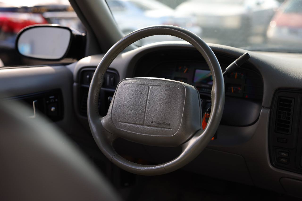 Used 1995 Chevrolet Caprice SS RWD image 35