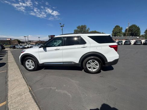 Used 2021 Ford Explorer XLT w/ Equipment Group 202A image 7