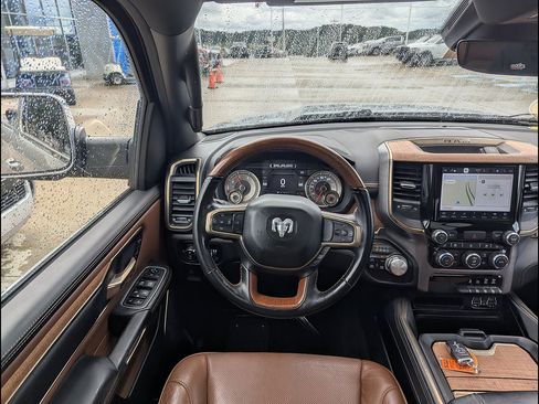 Used 2022 RAM 1500 Limited w/ Body Color Bumper Group AWD/4WD image 3