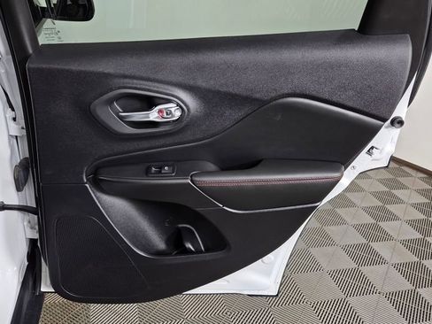 Used 2022 Jeep Cherokee Trailhawk w/ Trailer Tow Group image 30