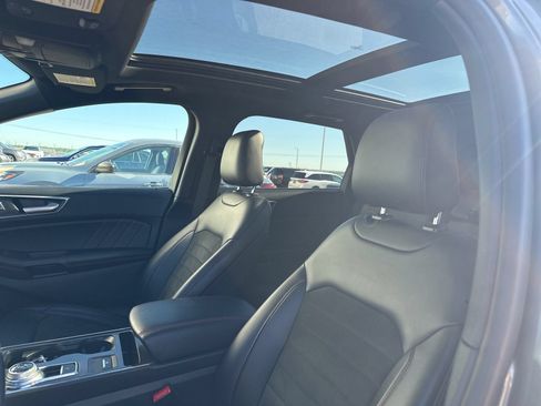 Used 2022 Ford Edge ST-Line w/ Class II Trailer Tow Package AWD/4WD image 12