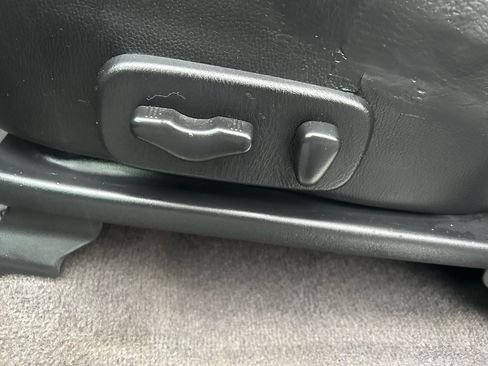 Used 2002 INFINITI QX4 4WD w/ (X03) Heated Seats Pkg image 13