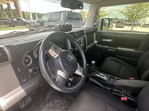 Used 2012 Toyota FJ Cruiser 4WD w/ Upgrade Pkg image 7