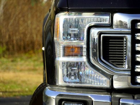 Used 2020 Ford F350 Lariat w/ Lariat Ultimate Package image 3