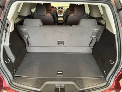 Used 2016 GMC Acadia SLE image 9