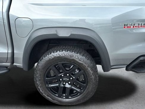 Used 2024 Chevrolet Colorado Trail Boss w/ Technology Package AWD/4WD image 35