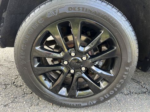 Used 2017 Jeep Grand Cherokee Altitude AWD/4WD image 33