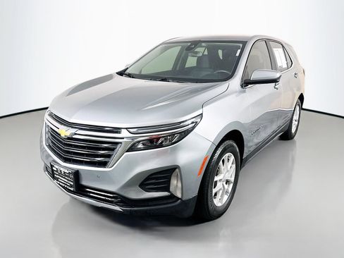 Used 2023 Chevrolet Equinox LT w/ Driver Convenience Package FWD image 3