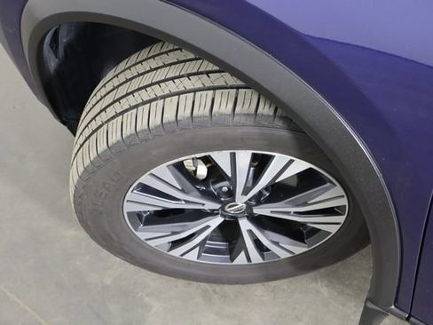 Used 2021 Nissan Rogue SV FWD image 41