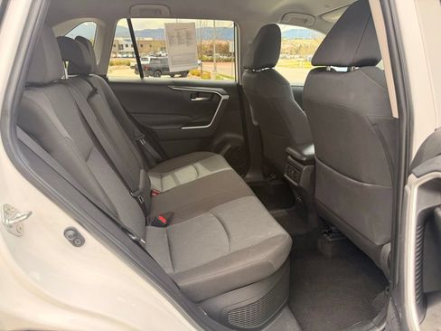 Used 2025 Toyota RAV4 XLE AWD/4WD image 27