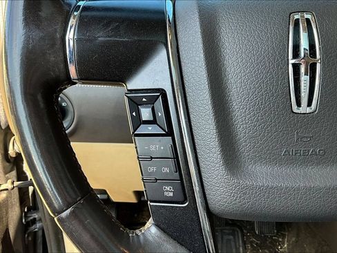 Used 2015 Lincoln Navigator 4WD w/ Equipment Group 101A Reserve image 11