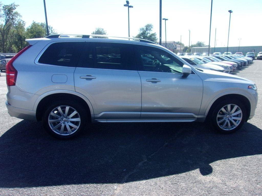 Used 2016 Volvo XC90 T6 Momentum w/ Momentum Plus Package AWD/4WD image 5