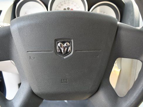 Used 2007 Dodge Caliber SXT FWD image 30