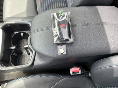 Used 2022 Toyota RAV4 XSE AWD/4WD image 36