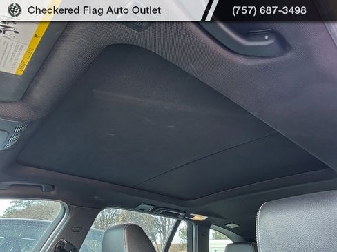 Used 2018 BMW 330i xDrive 330i xDrive image 9