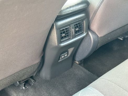 Used 2025 Toyota RAV4 XLE AWD/4WD image 37