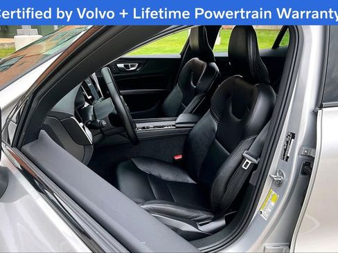 Used 2024 Volvo S60 B5 Core image 31