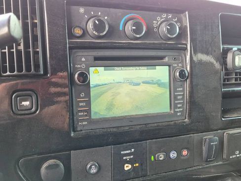 Used 2018 GMC Savana 2500 w/ Enhanced Convenience Package RWD image 14