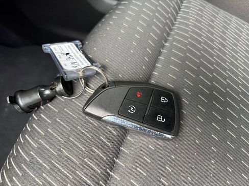 Used 2025 Chevrolet Equinox LT image 18