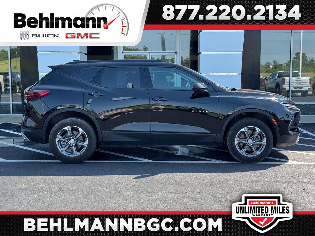 Used 2024 Chevrolet Blazer LT w/ Convenience Package FWD image 1