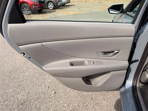 Certified 2023 Hyundai Elantra SEL w/ Convenience Package image 14