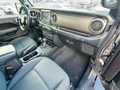 Used 2021 Jeep Wrangler Unlimited Sport image 32