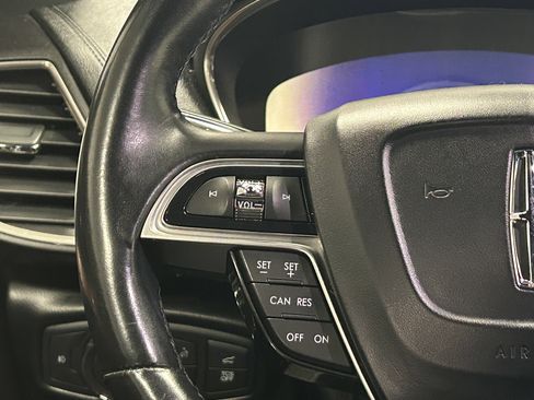 Used 2019 Lincoln Nautilus Reserve image 21