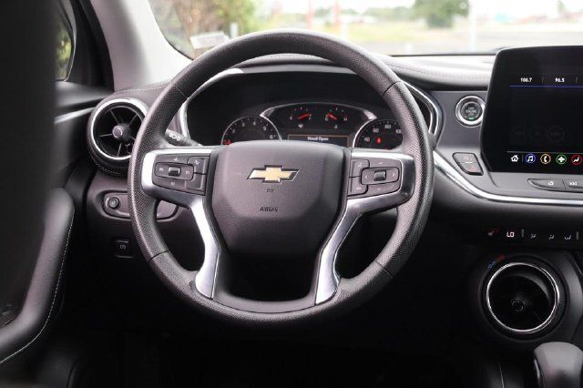 Used 2025 Chevrolet Blazer LT AWD/4WD image 22