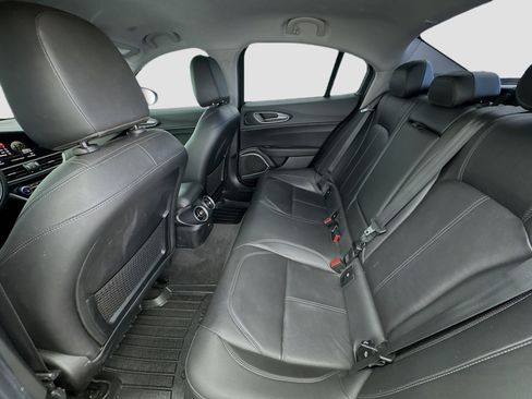 Used 2019 Alfa Romeo Giulia AWD image 15