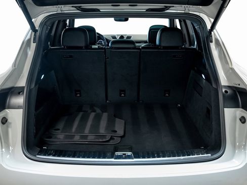 Used 2022 Porsche Cayenne S Platinum image 58